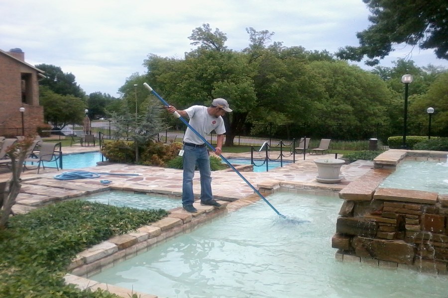 Pool and garden maintenance at Bali luxury property